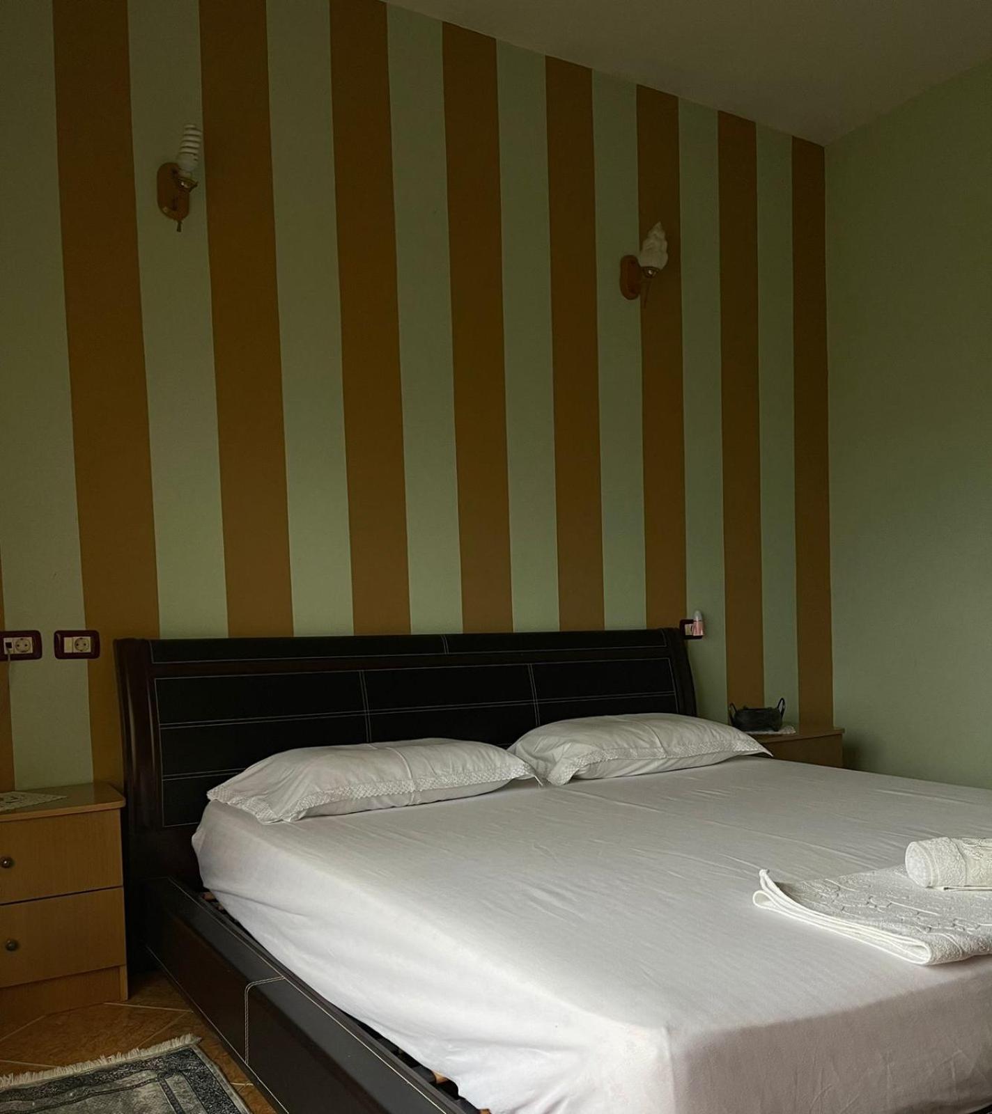 Guest House Lengo Гірокастра Екстер'єр фото