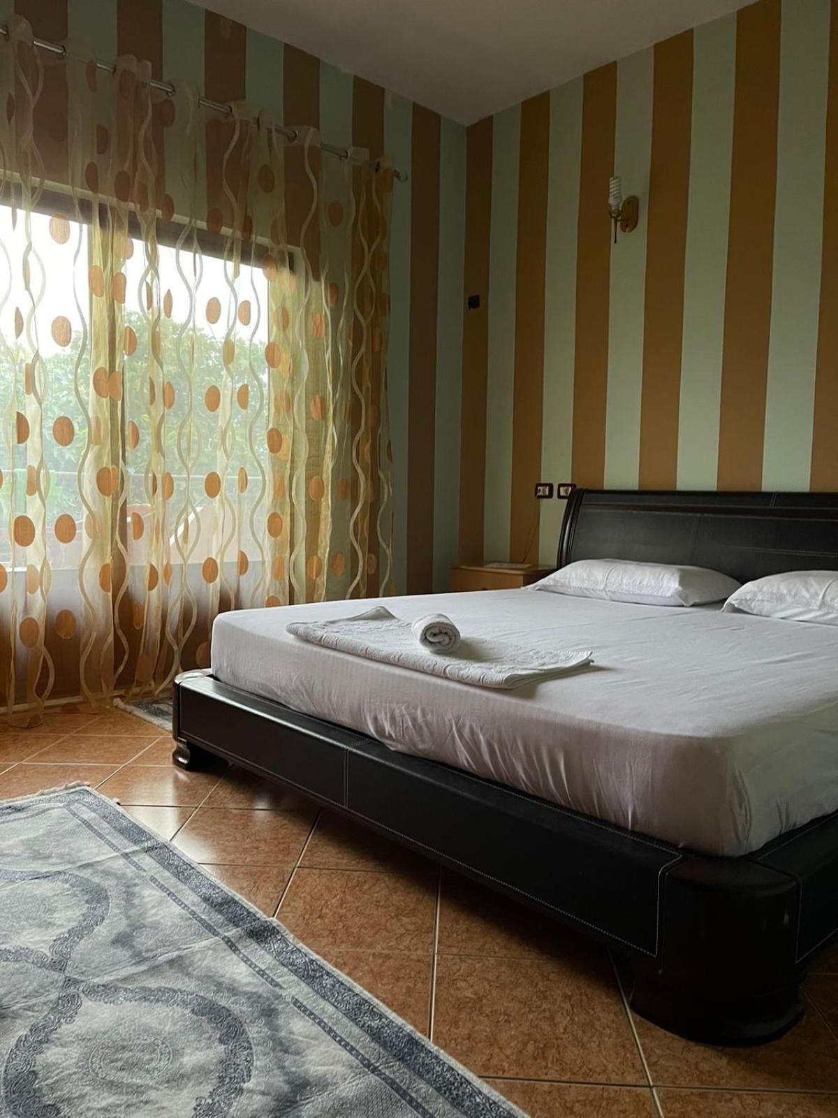 Guest House Lengo Гірокастра Екстер'єр фото