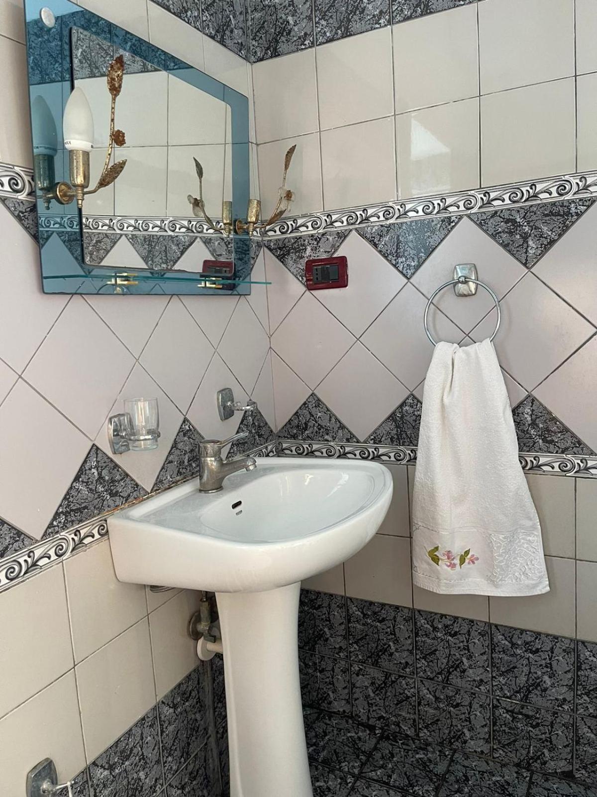 Guest House Lengo Гірокастра Екстер'єр фото