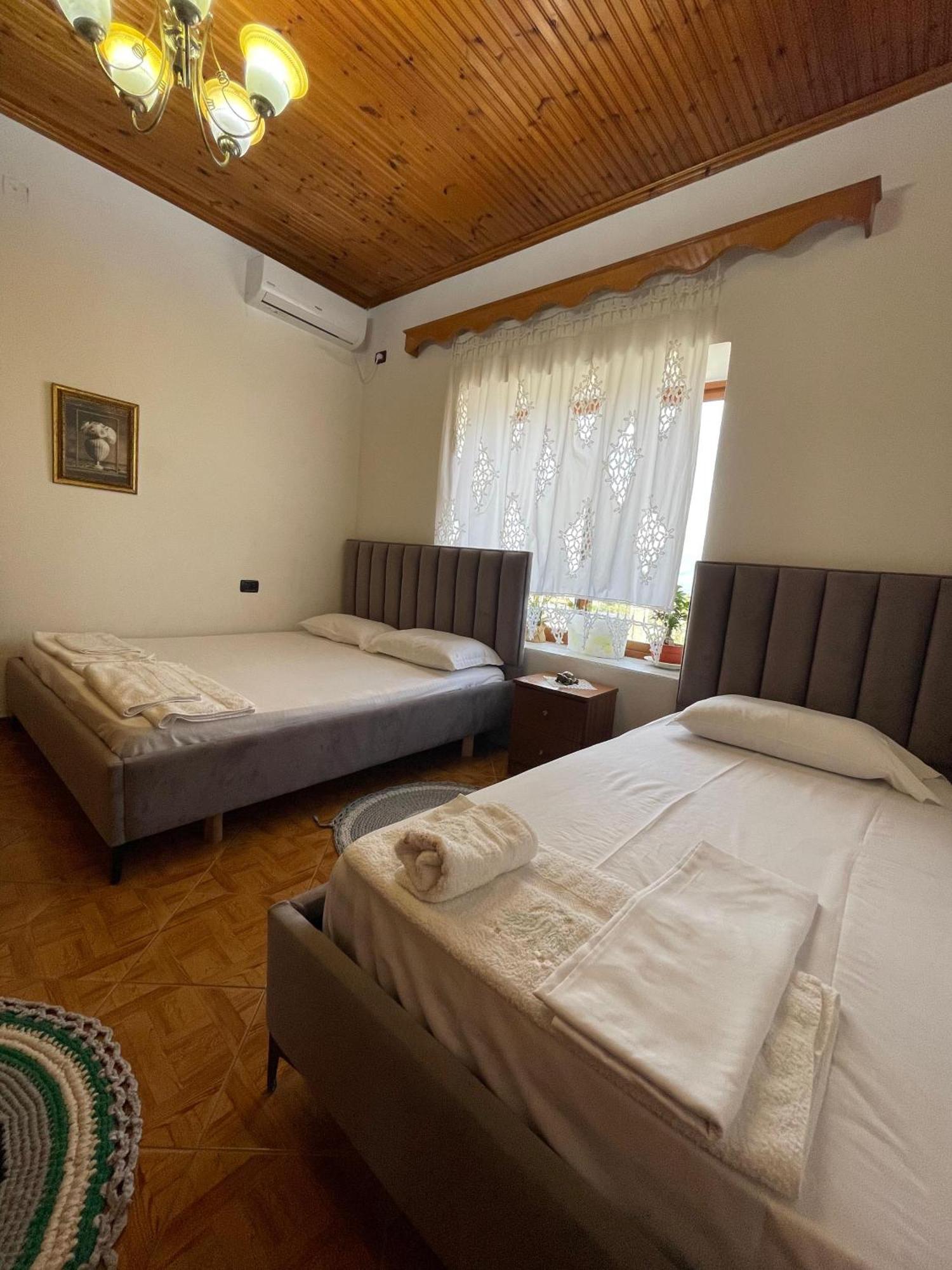 Guest House Lengo Гірокастра Екстер'єр фото