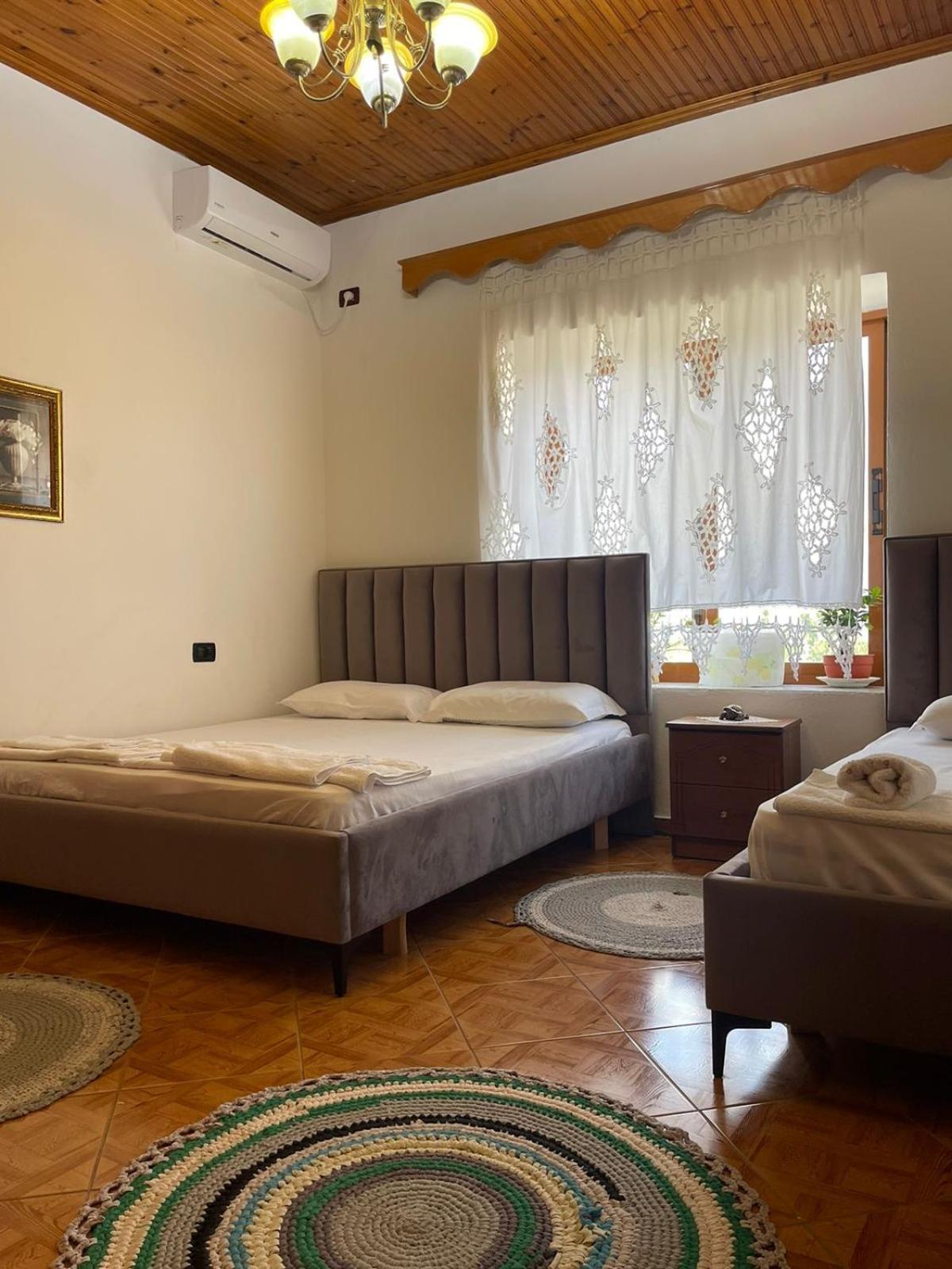 Guest House Lengo Гірокастра Екстер'єр фото