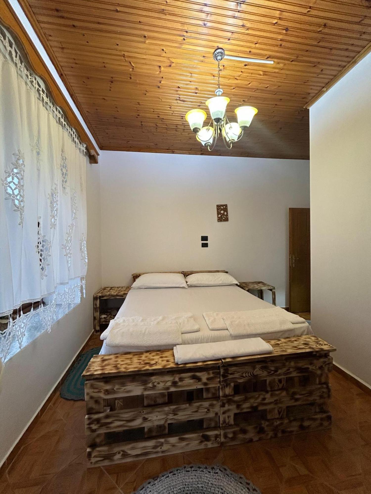 Guest House Lengo Гірокастра Екстер'єр фото