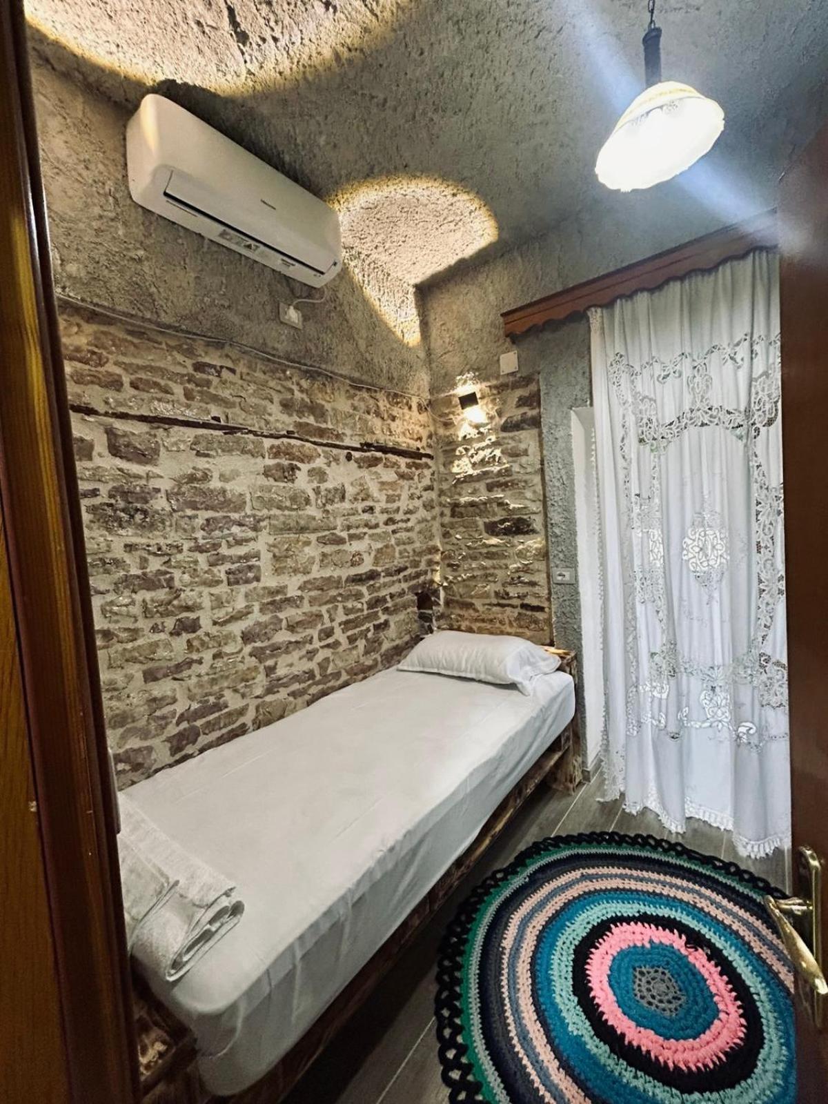 Guest House Lengo Гірокастра Екстер'єр фото
