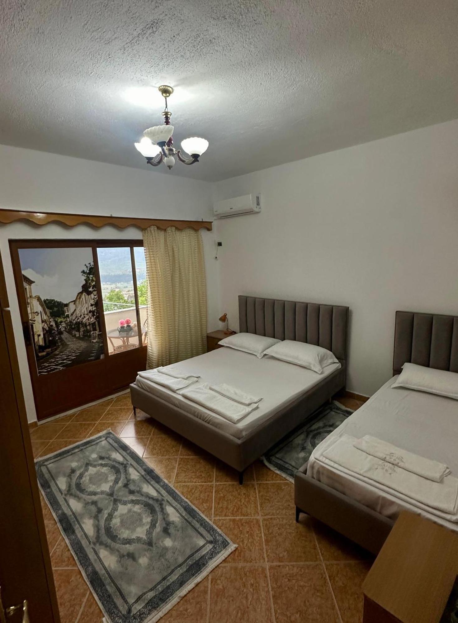 Guest House Lengo Гірокастра Екстер'єр фото